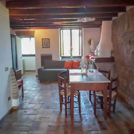 Nel Borgo アパート